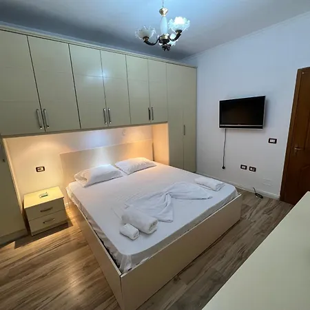 Cozy Apartment At Sunny Hill Apartment